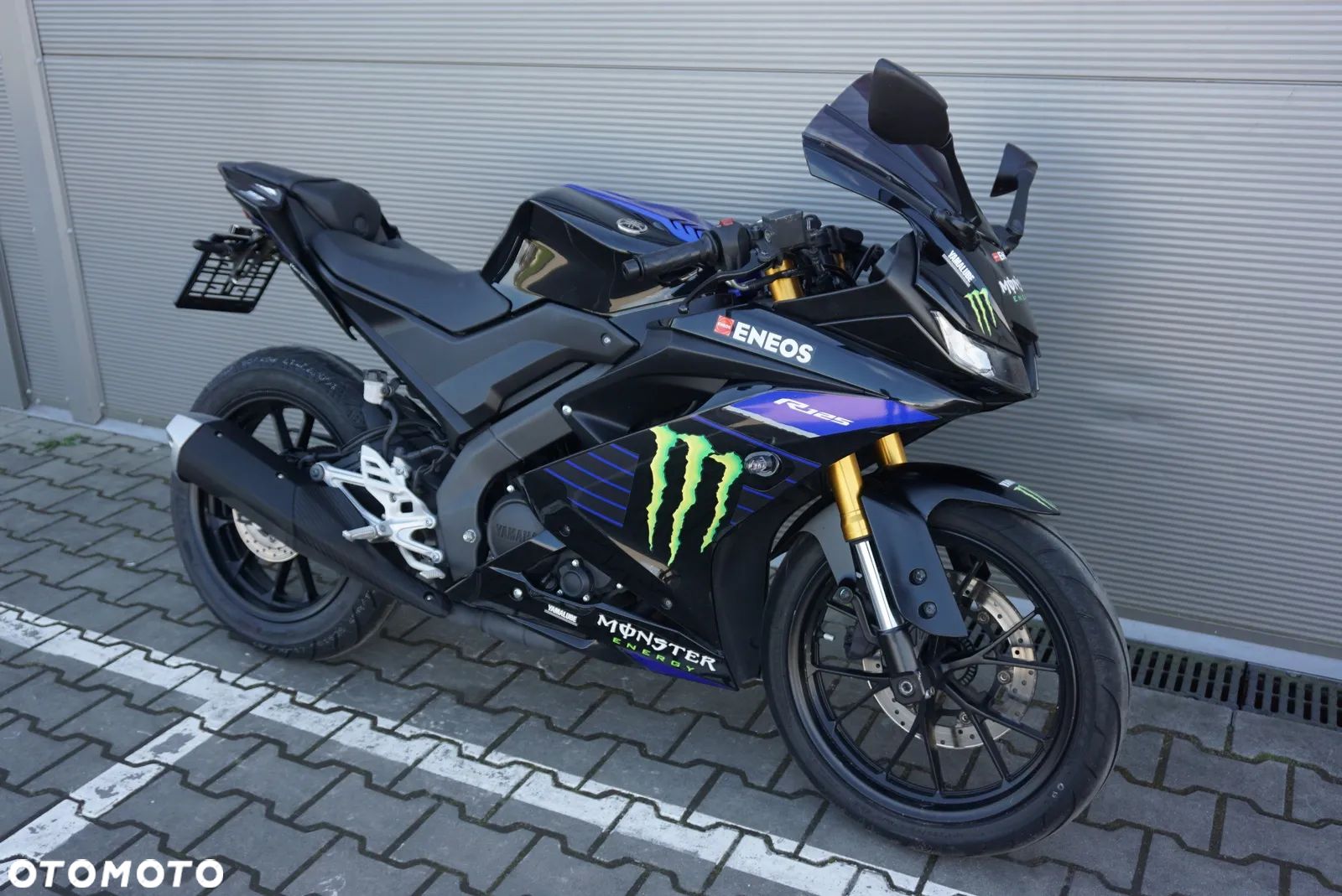 Yamaha YZF - 1