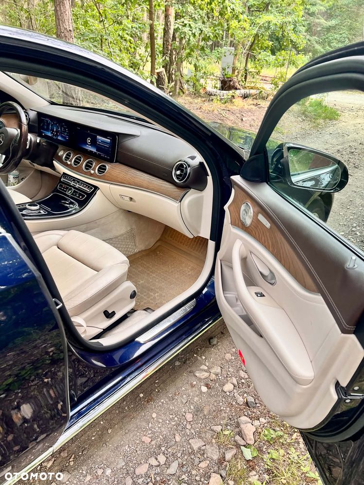 Mercedes-Benz Klasa E 220 d 4-Matic Business Edition 9G-TRONIC - 6