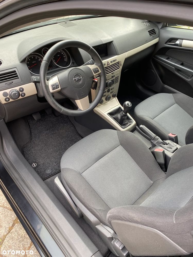 Opel Astra GTC 1.4 NAVI - 12