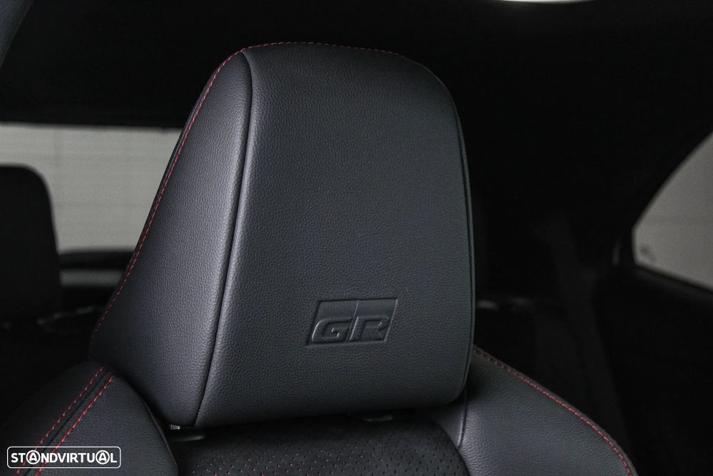 Toyota Yaris Cross 1.5 Hybrid GR Sport - 19