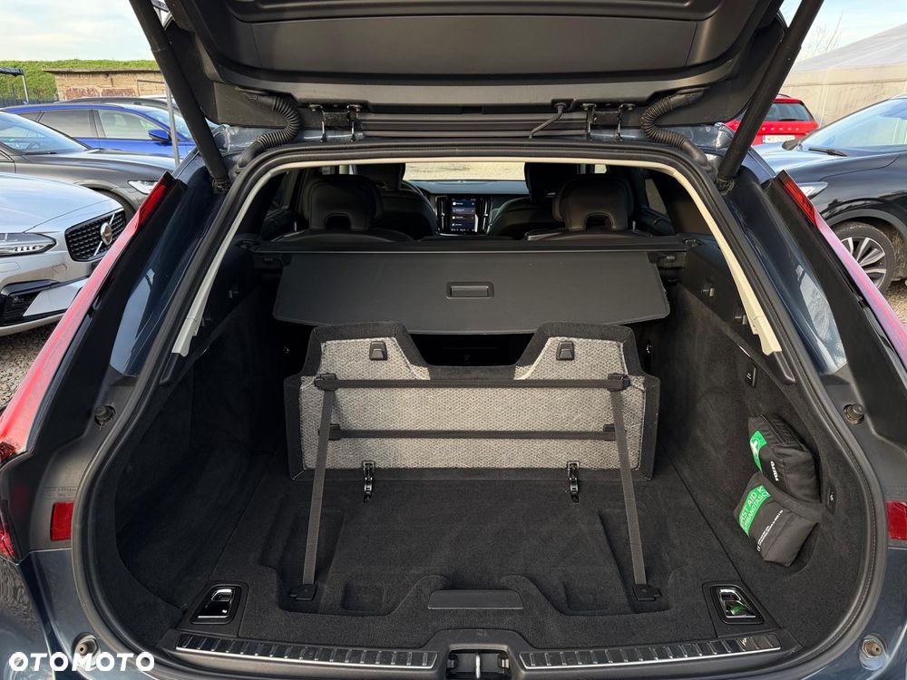 Volvo V90 B4 D Plus Dark - 27