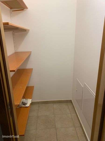 Aluga-se apartamento T3 com garagem - Grande imagem: 5/11