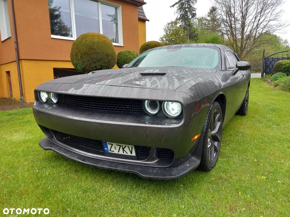 Dodge Challenger - 1