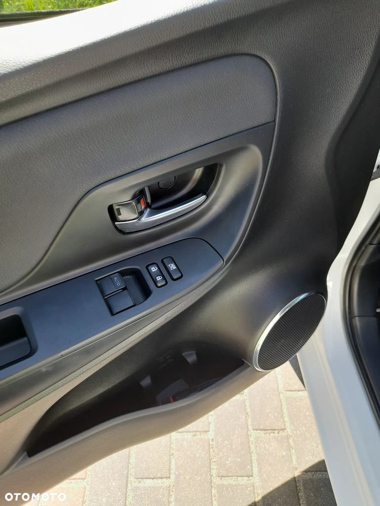 Toyota Yaris - 15