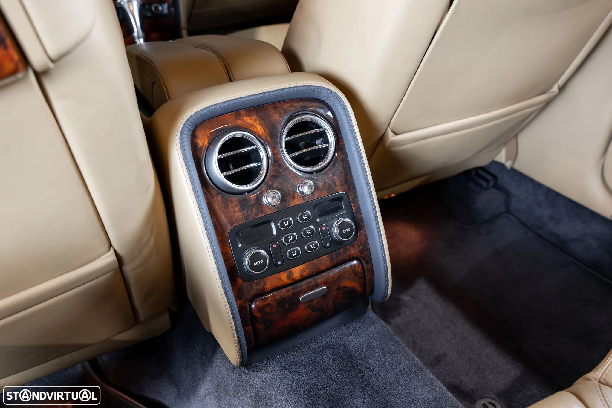 Bentley Continental Flying Spur Standard - 29