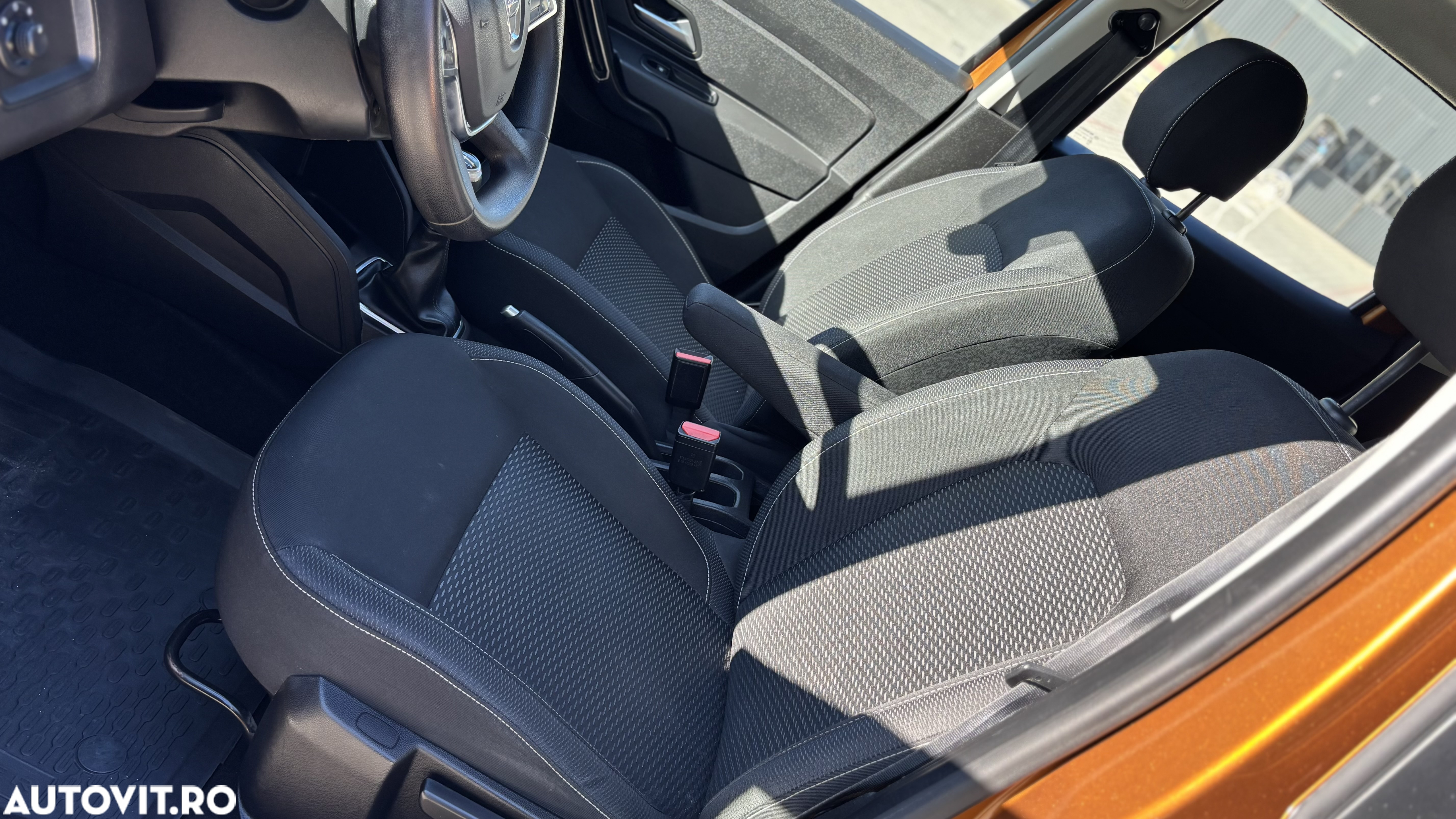 Dacia Duster 1.6 4x2 Laureate - 15