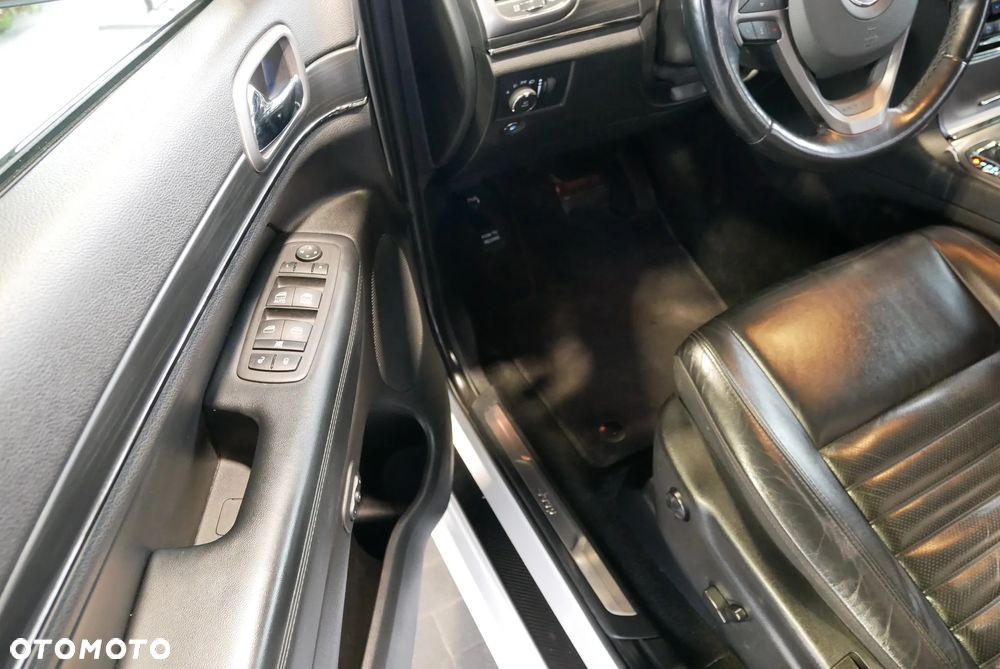 Jeep Grand Cherokee - 21