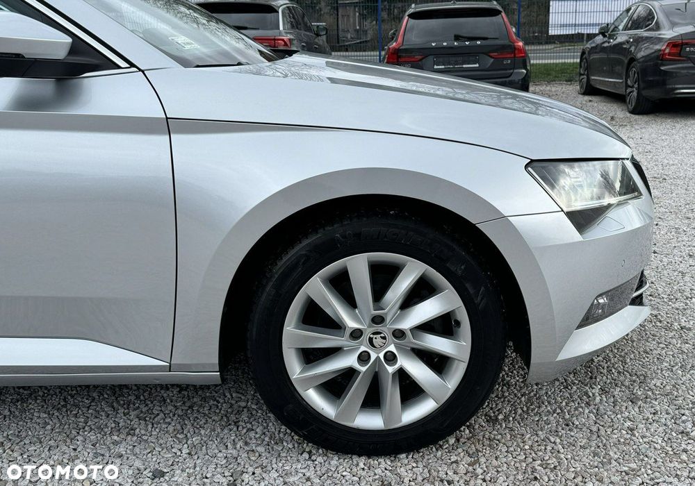 Skoda Superb 2.0 TDI SCR Ambition - 11