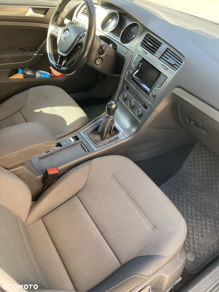 Volkswagen Golf 1.6 TDI BlueMot Comfortline - 4