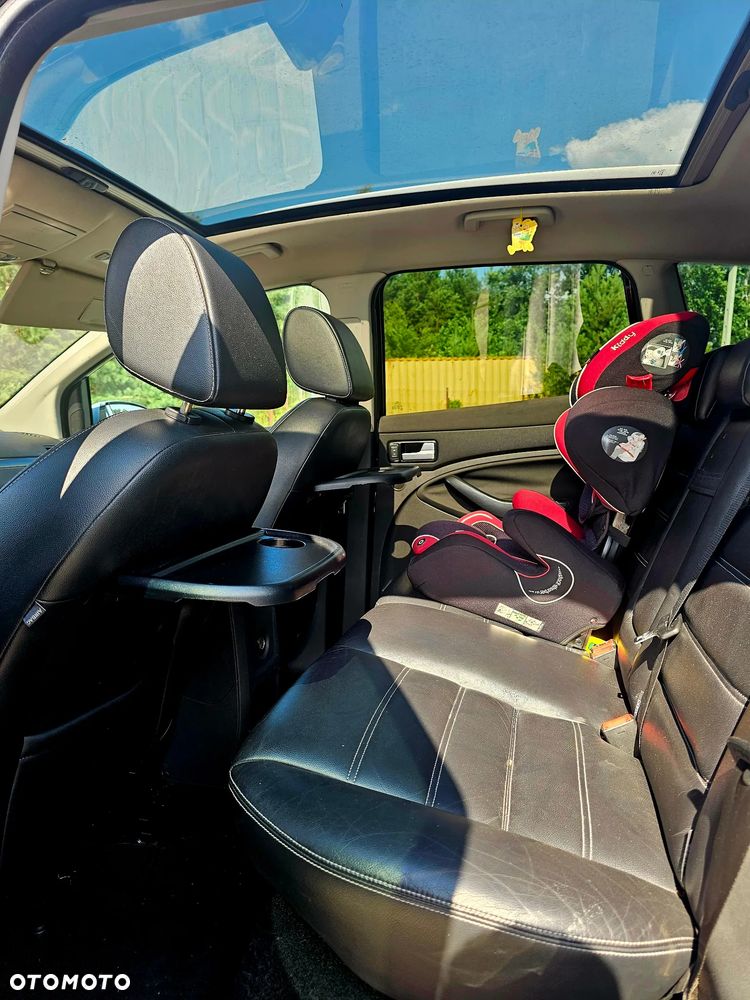 Ford Kuga 2.0 TDCi 2x4 Titanium - 12