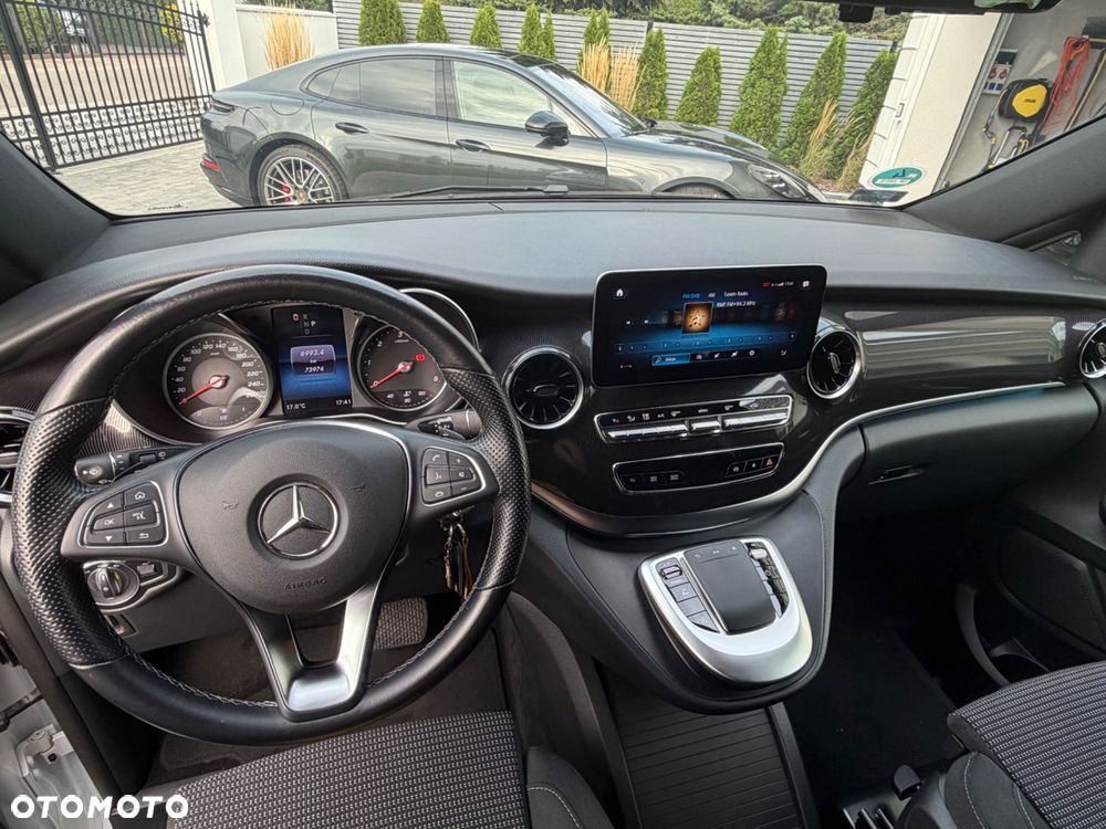 Mercedes-Benz Klasa V - 8