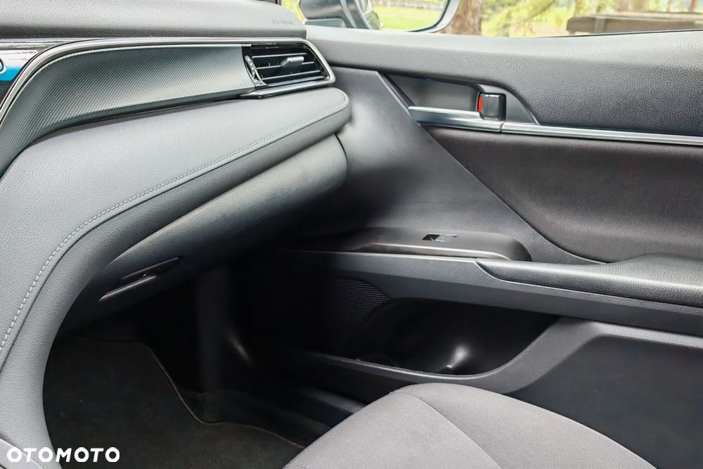 Toyota Camry 2.5 Hybrid Comfort CVT - 26