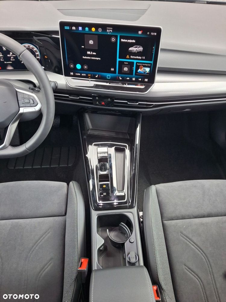 Volkswagen Golf 1.5 eTSI mHEV Style DSG - 24