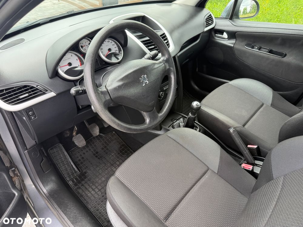 Peugeot 207 1.4 HDi Presence Euro5 - 11