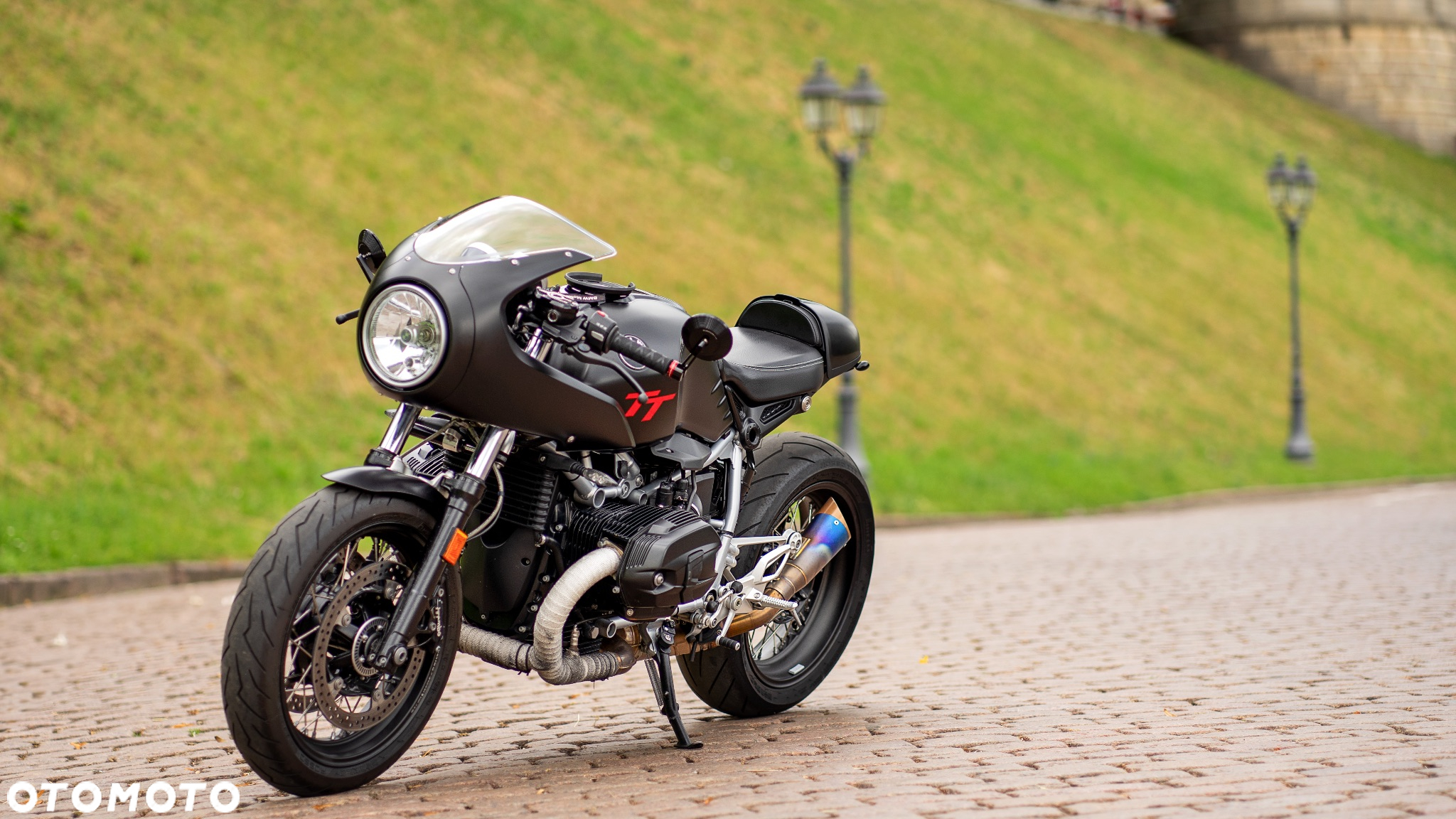 BMW R - 12