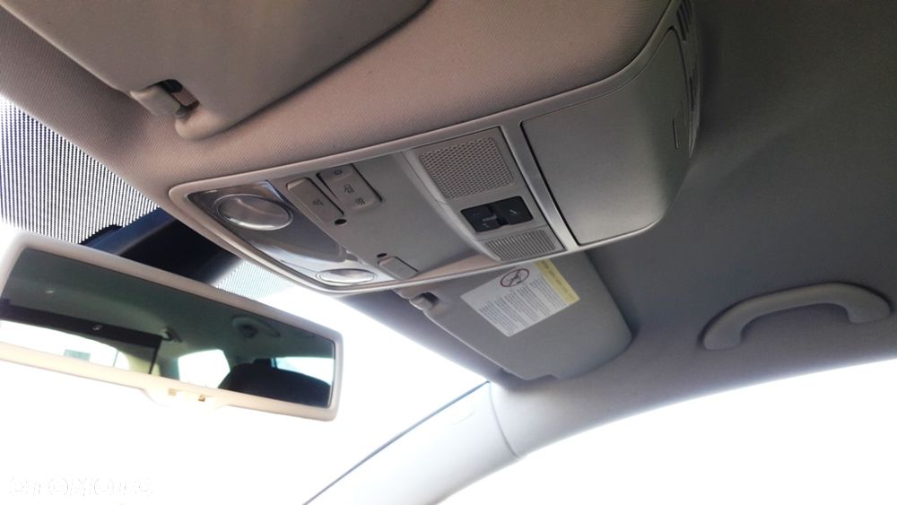 Volkswagen Passat 2.0 TDI DPF Highline - 21