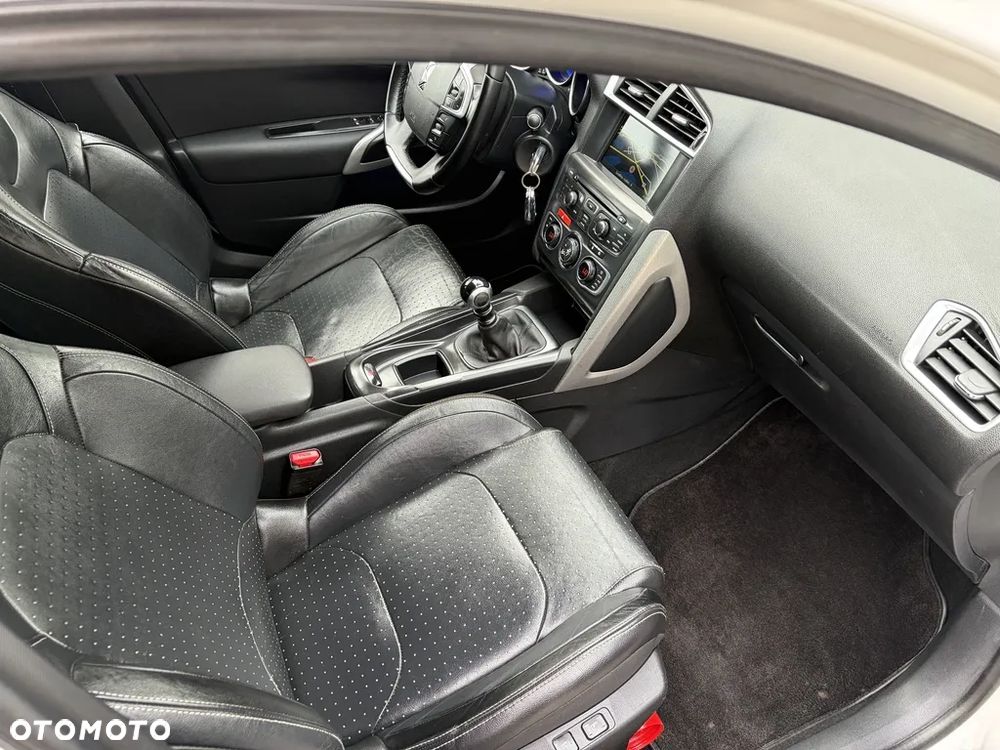 Citroën DS4 e-HDi 115 Chic - 11