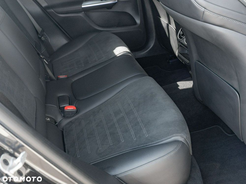 Mercedes-Benz GLC - 29