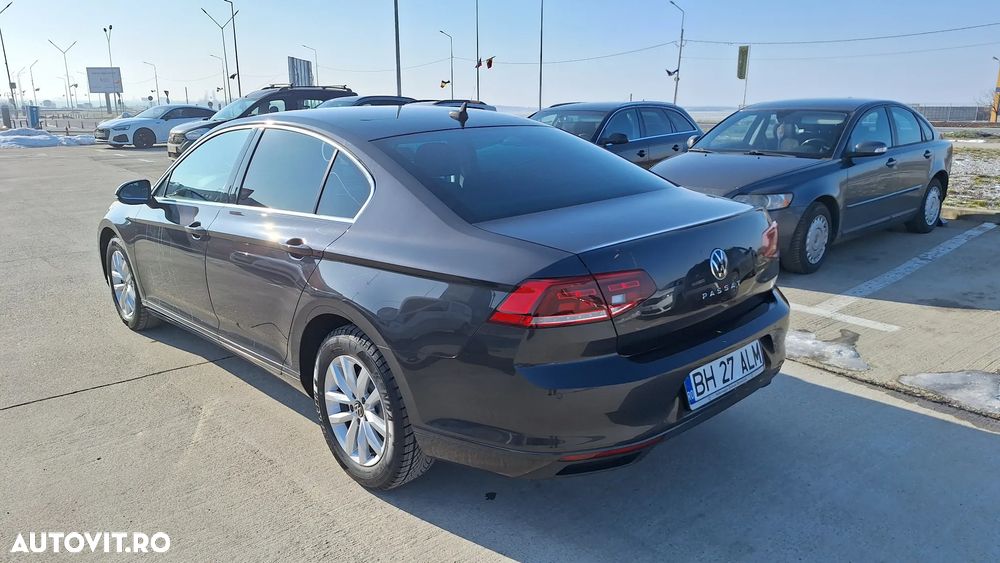 Volkswagen Passat 2.0 TDI DSG Comfortline - 5
