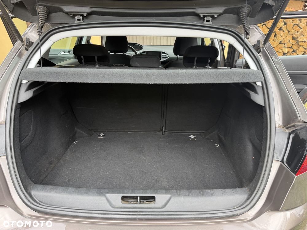 Peugeot 308 - 8