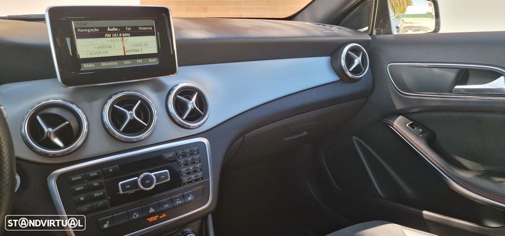 Mercedes-Benz GLA 220 CDI 4Matic 7G-DCT AMG Line - 18