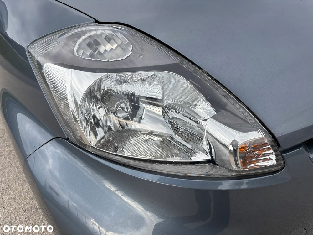 Daihatsu Sirion 1.3 - 38