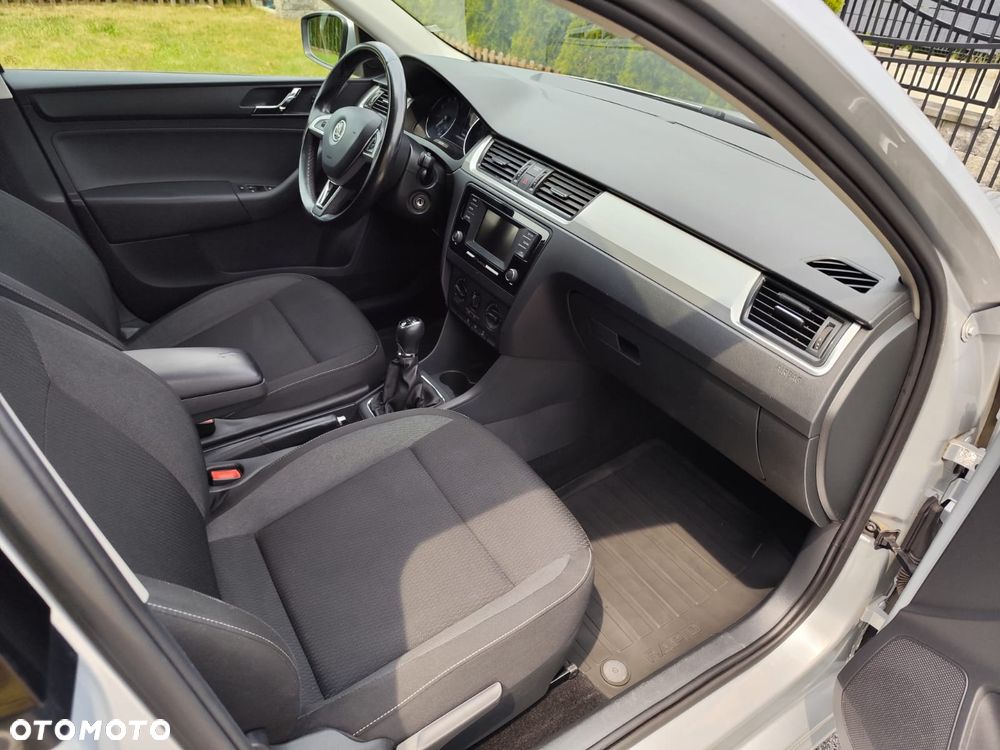 Skoda RAPID 1.2 TSI Ambition - 4