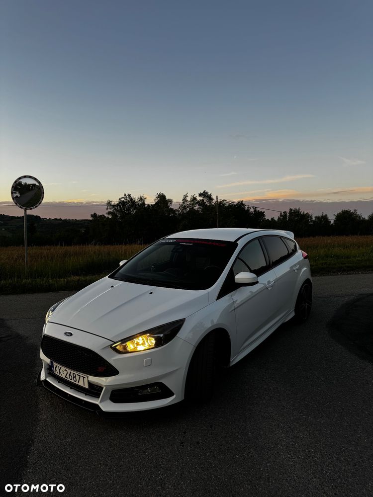 Ford Focus 2.0 EcoBoost ST - 8
