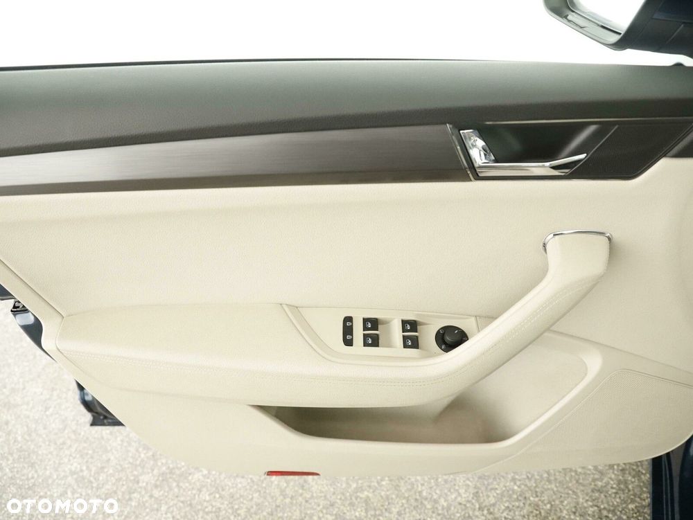 Skoda Superb 2.0 TDI SCR Style DSG - 13