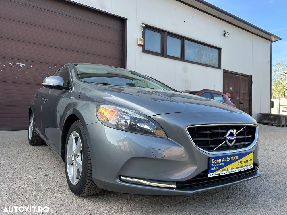 Volvo V40 D4 VEA Momentum - 1