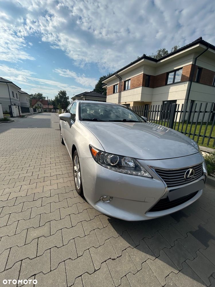 Lexus ES - 6