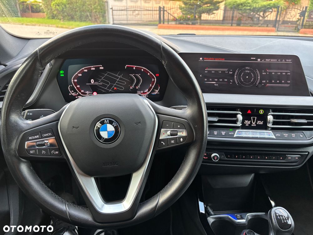 BMW Seria 2 218i - 3
