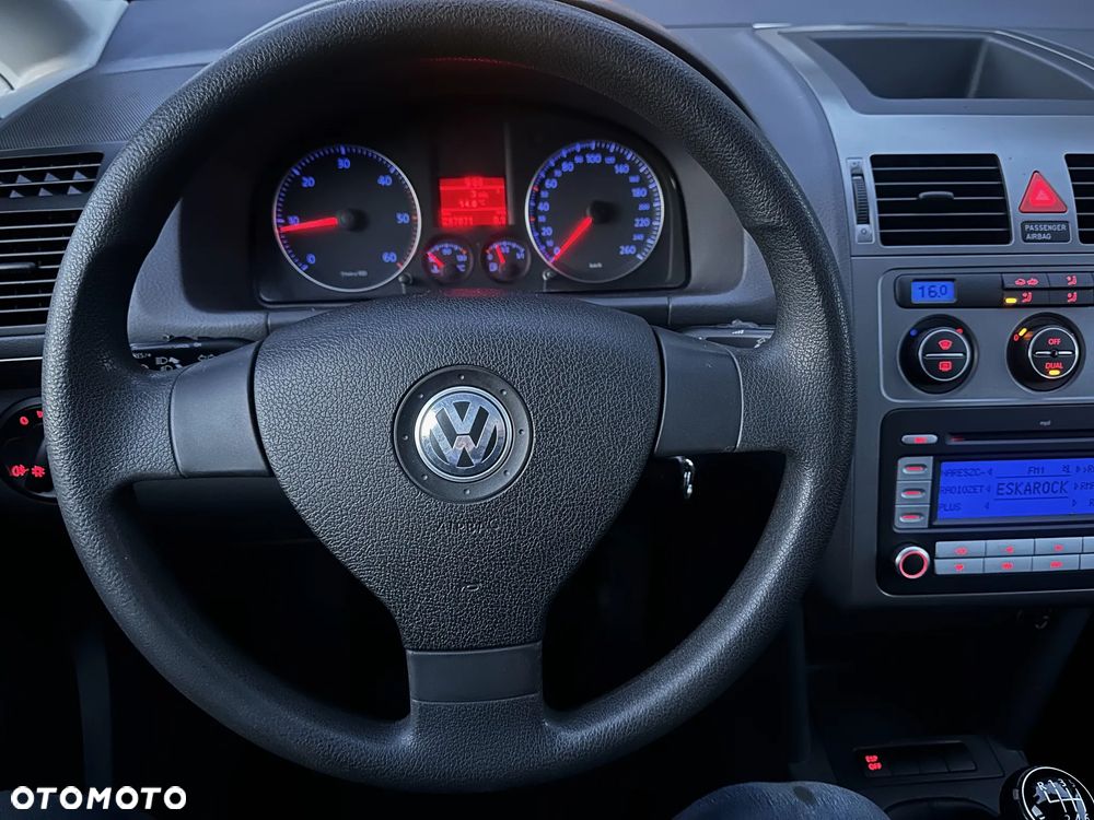 Volkswagen Touran - 14