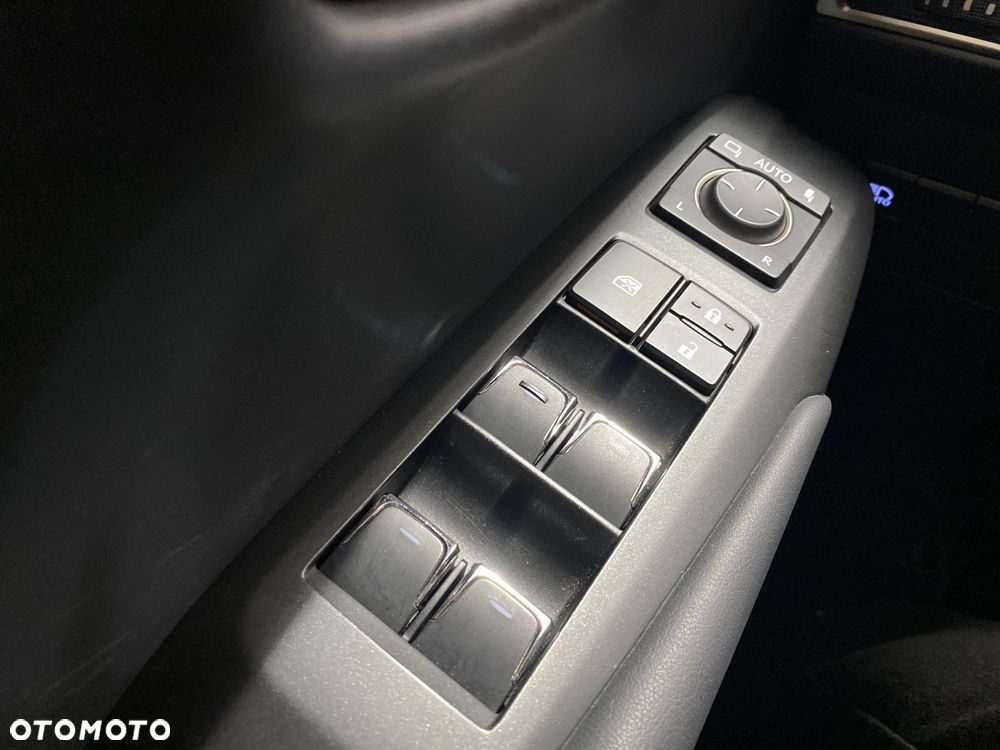 Lexus NX 300h Business Edition AWD - 18