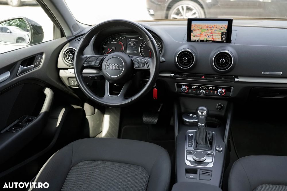 Audi A3 2.0 TDI Stronic Ambiente - 12