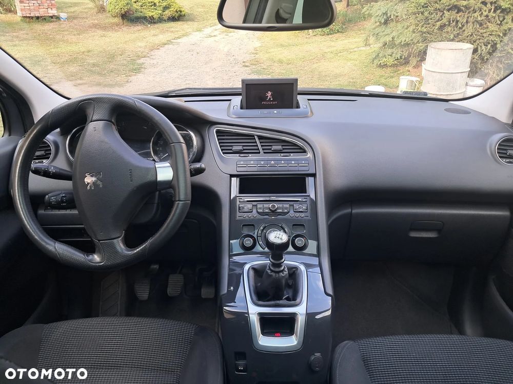 Peugeot 5008 - 8