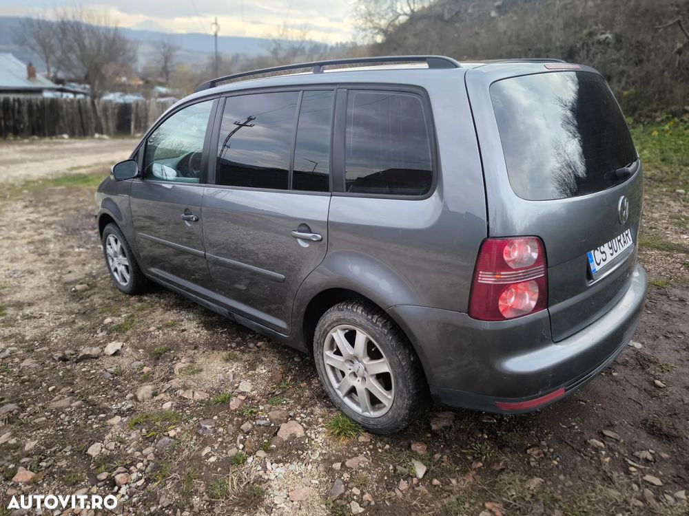 Volkswagen Touran 1.9TDI Highline - 13