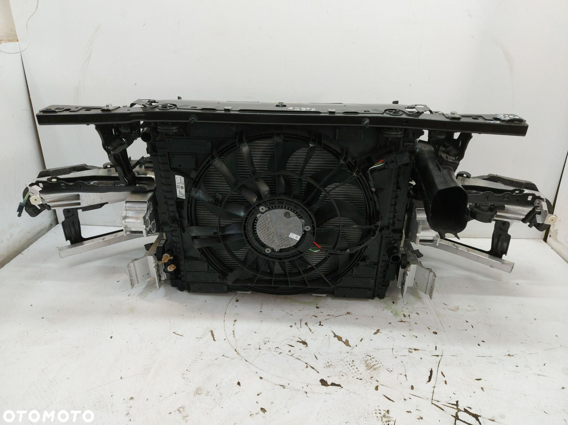BMW 5 G60 530E x-drive Pas przedni chłodnice wentylator belka wzmocnienie - 6