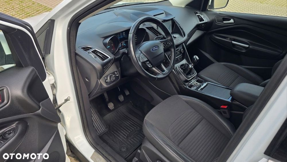 Ford Kuga 2.0 TDCi 2x4 Titanium - 5