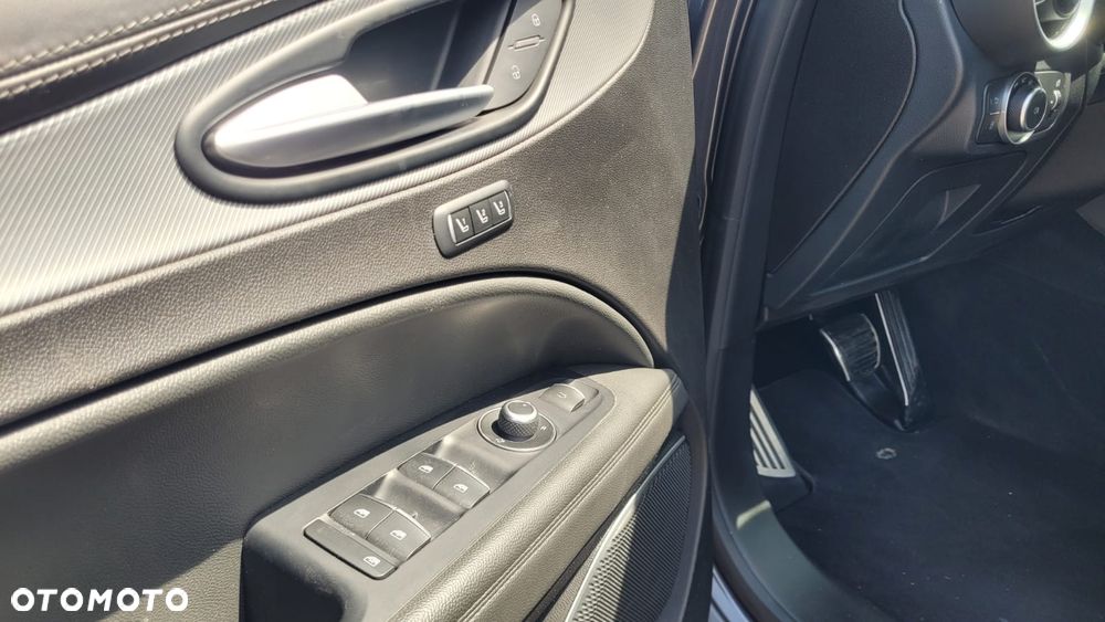 Alfa Romeo Stelvio 2.0 Turbo 16V AT8-Q4 B-Tech - 7