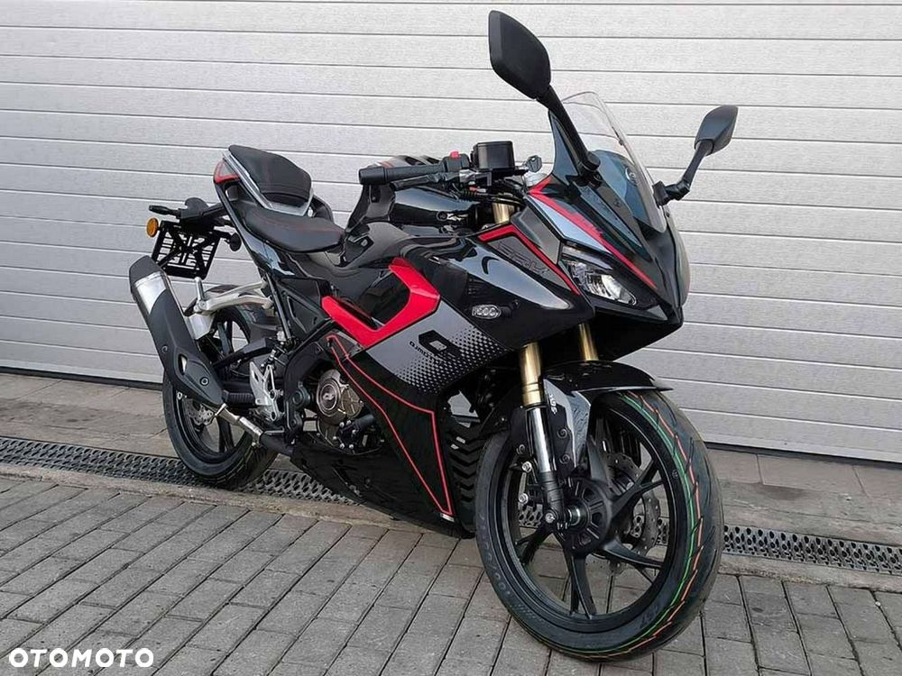 QJMOTOR SRK 125S - 9