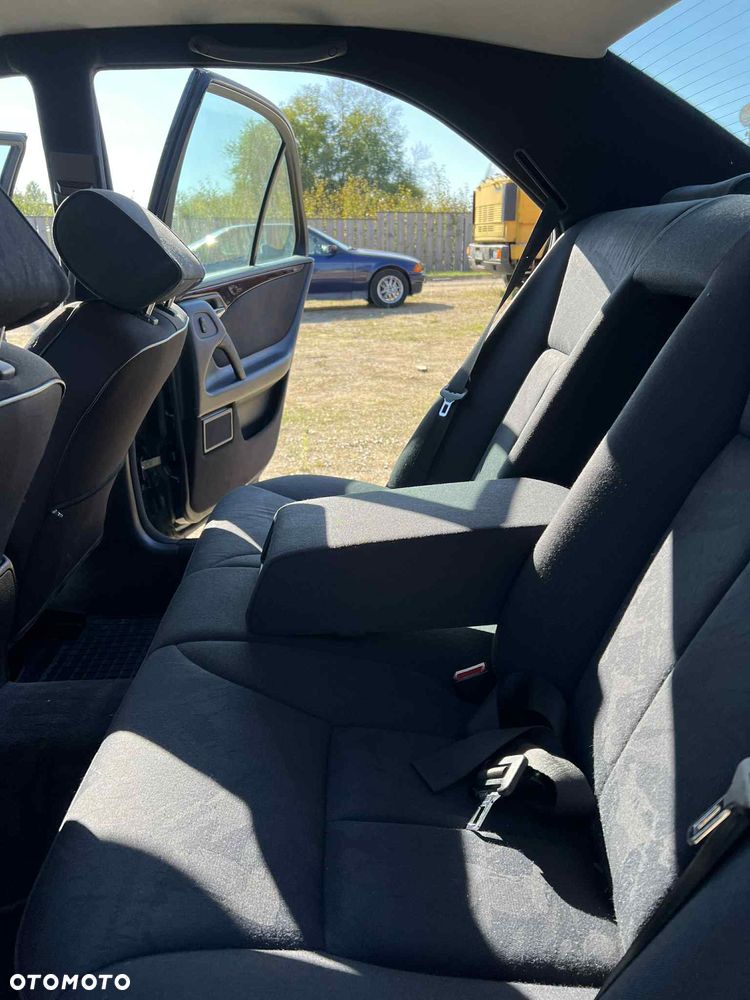 Mercedes-Benz Klasa E 290 T TD Elegance - 8