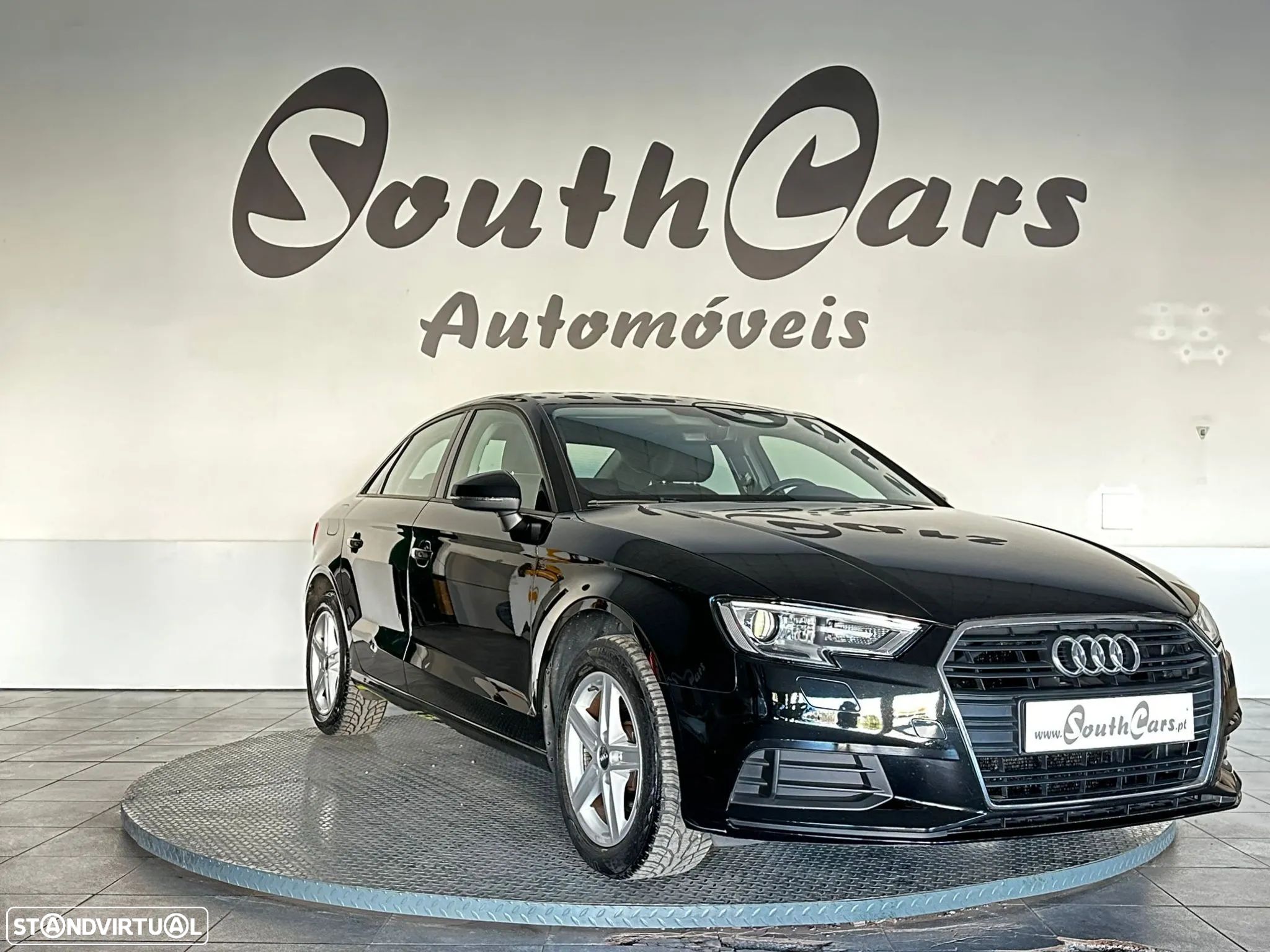 Audi A3 Limousine 30 TFSI design - 1