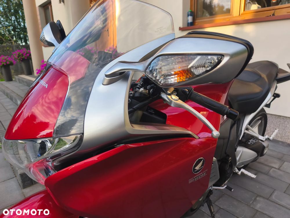 Honda VFR - 18