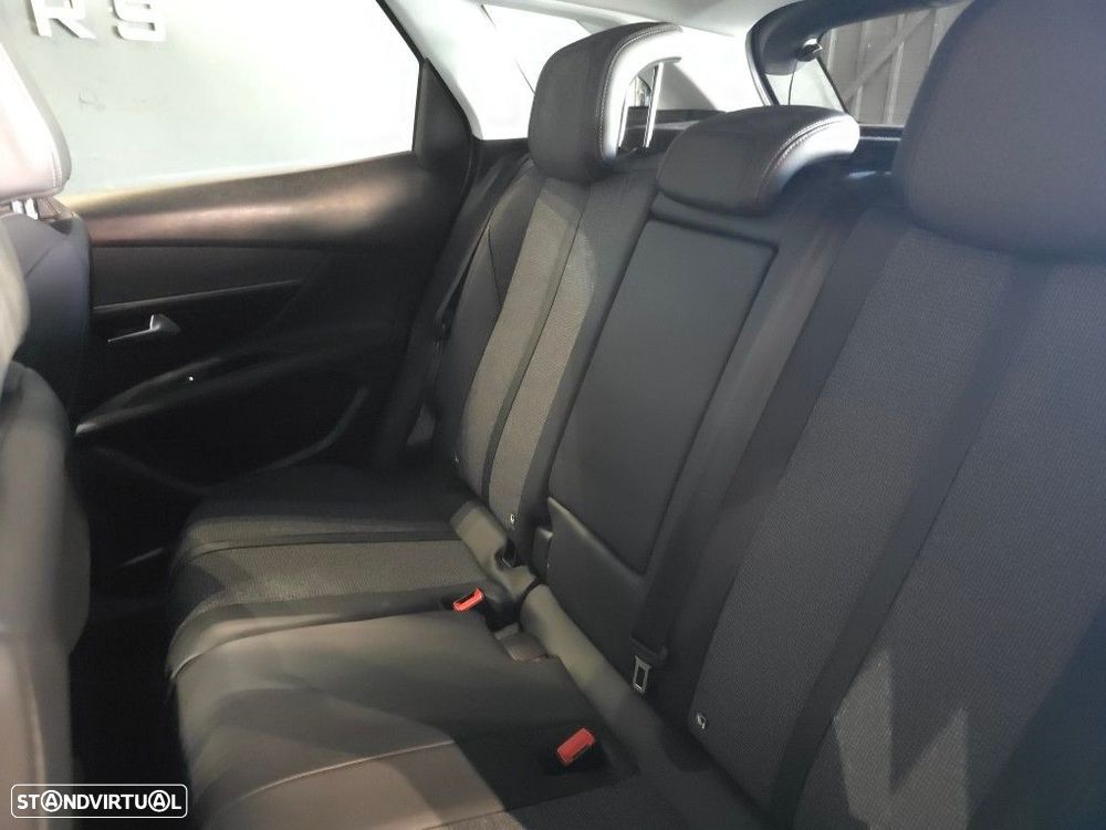 Peugeot 3008 1.5 BlueHDi Allure Pack EAT8 - 19