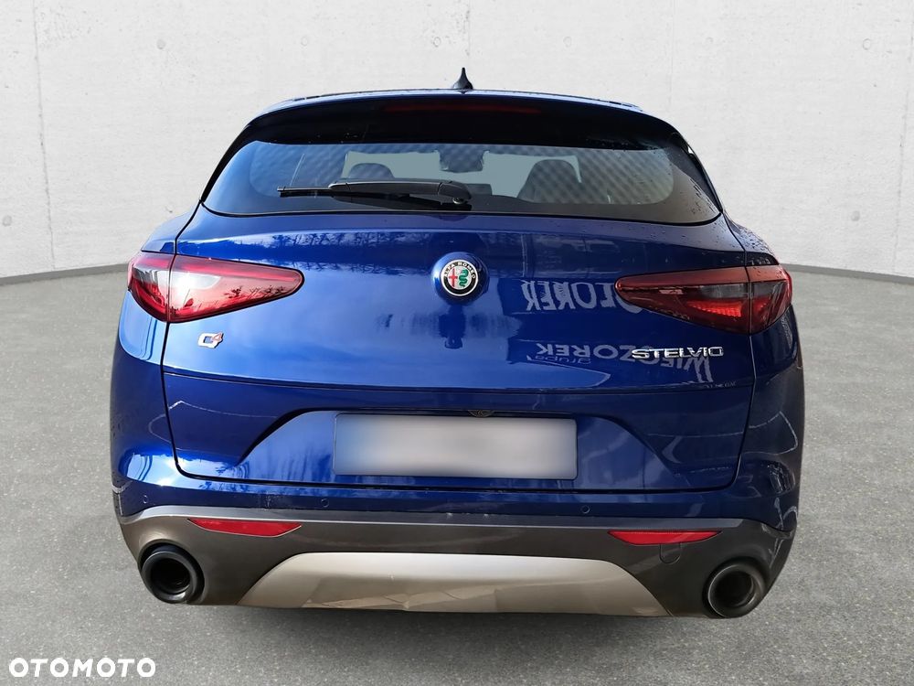 Alfa Romeo Stelvio - 7