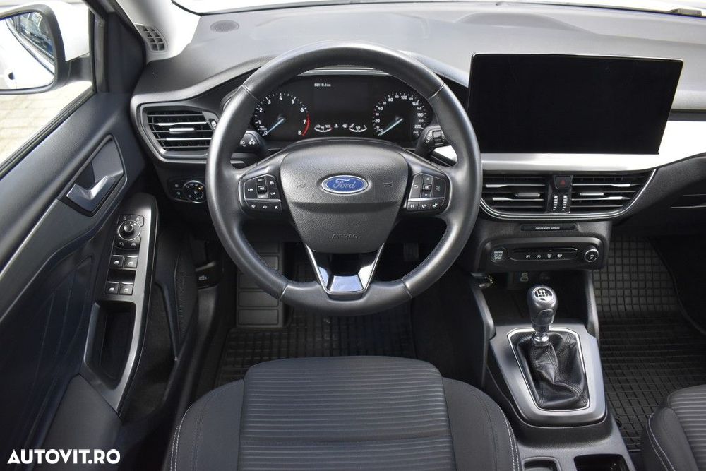 Ford Focus 1.0 EcoBoost 6MT MHEV Titanium - 10