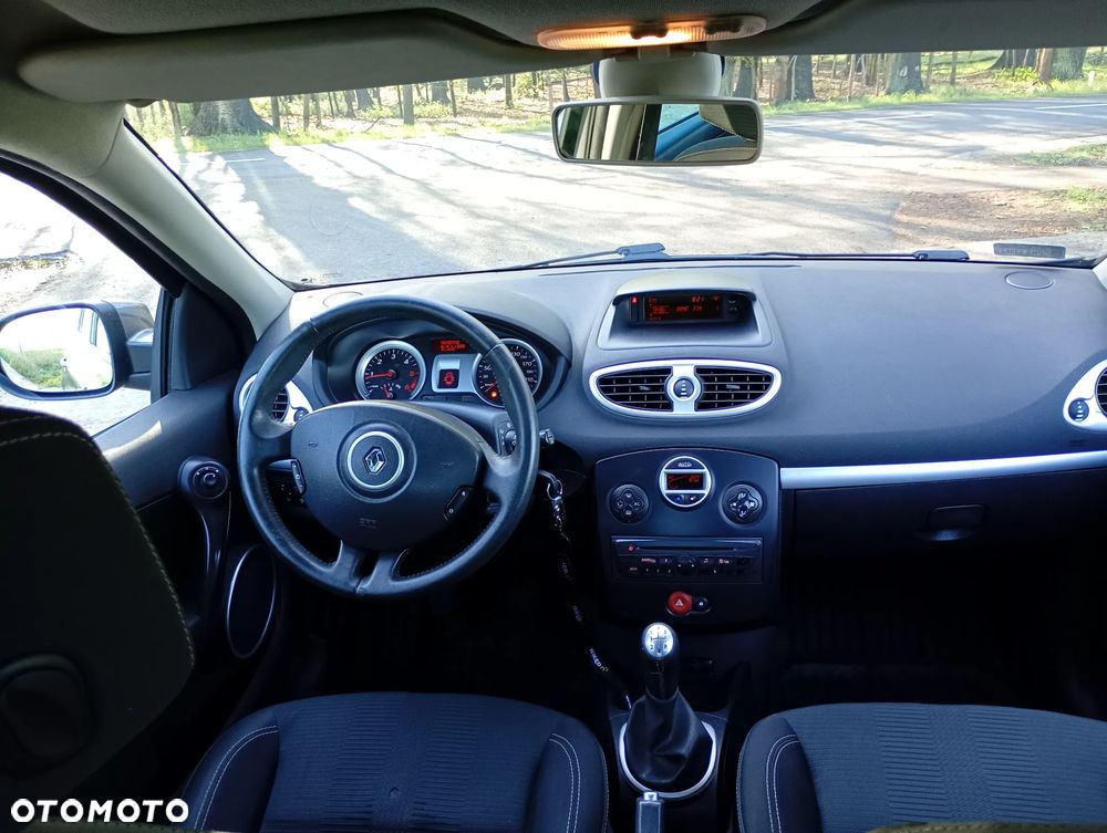 Renault Clio - 12