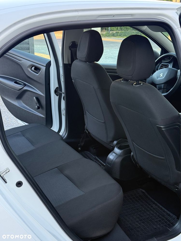 Peugeot 301 - 8