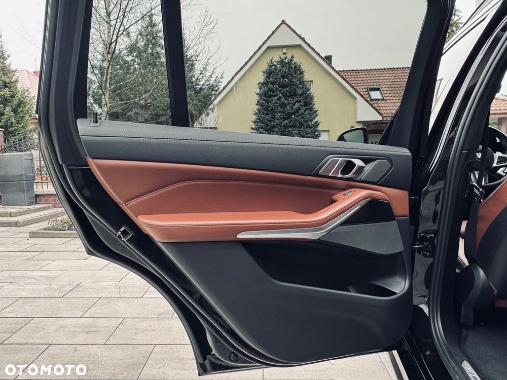 BMW X7 M50i sport - 17